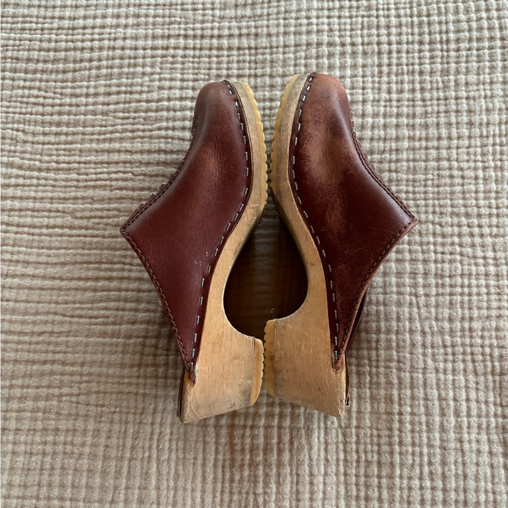 Vintage Braided Leather Clogs - Picture 7 of 9